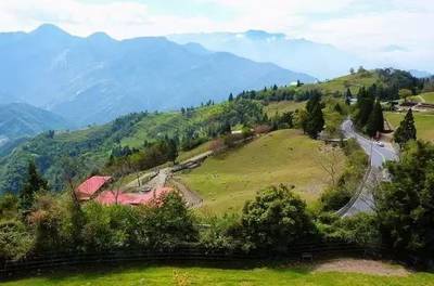 臺灣有個清境農場:藍天白云,草地羊群,高山美景